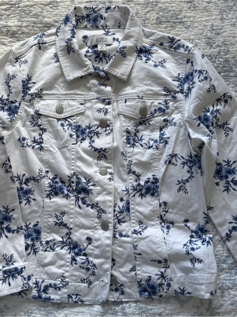 croft & barrow White Jacket with Navy Floral Print